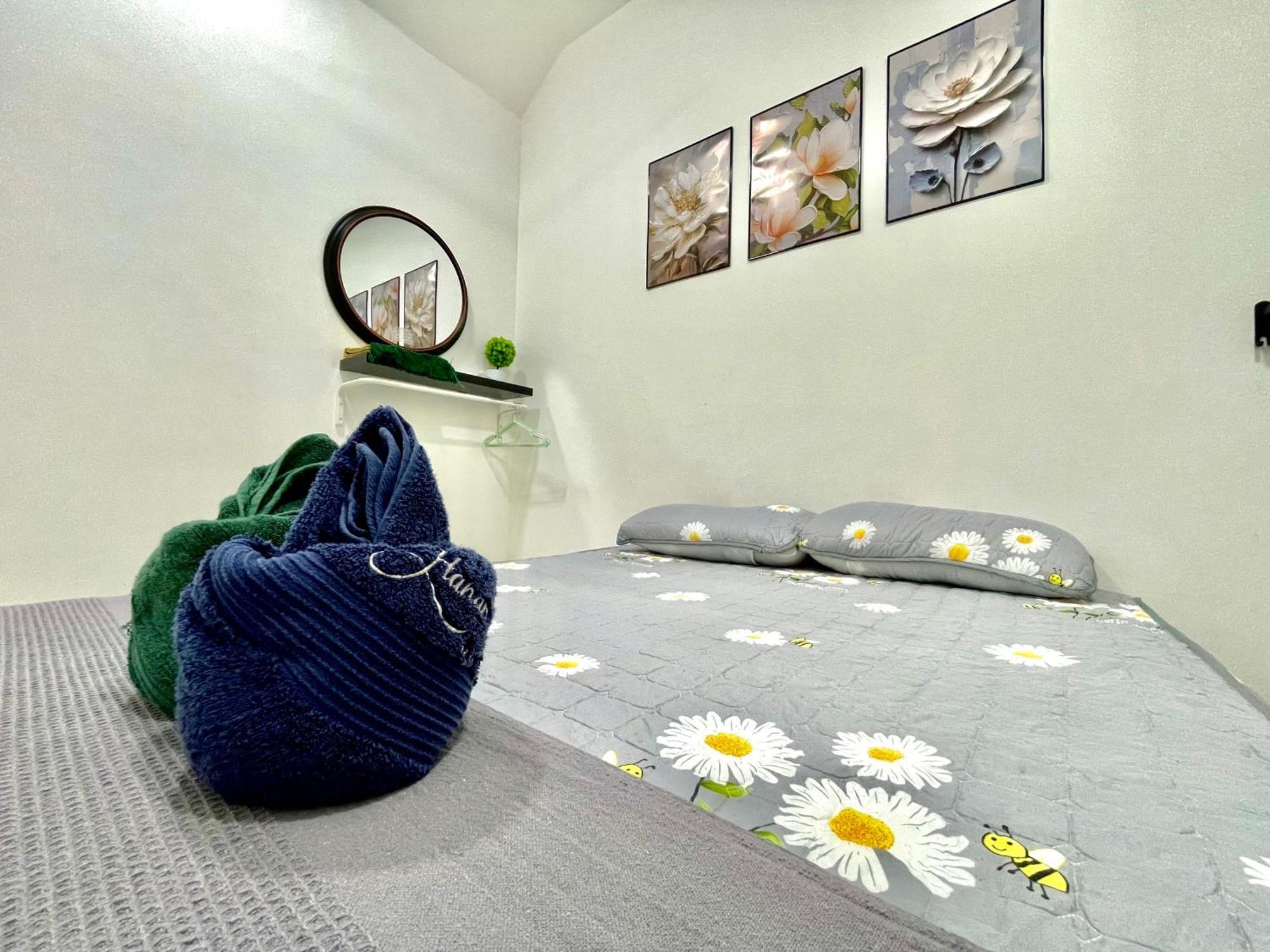 Hanan Homestay Klebang Ipoh With A View Of Mount Korbu, For Musl!M Only!! المظهر الخارجي الصورة