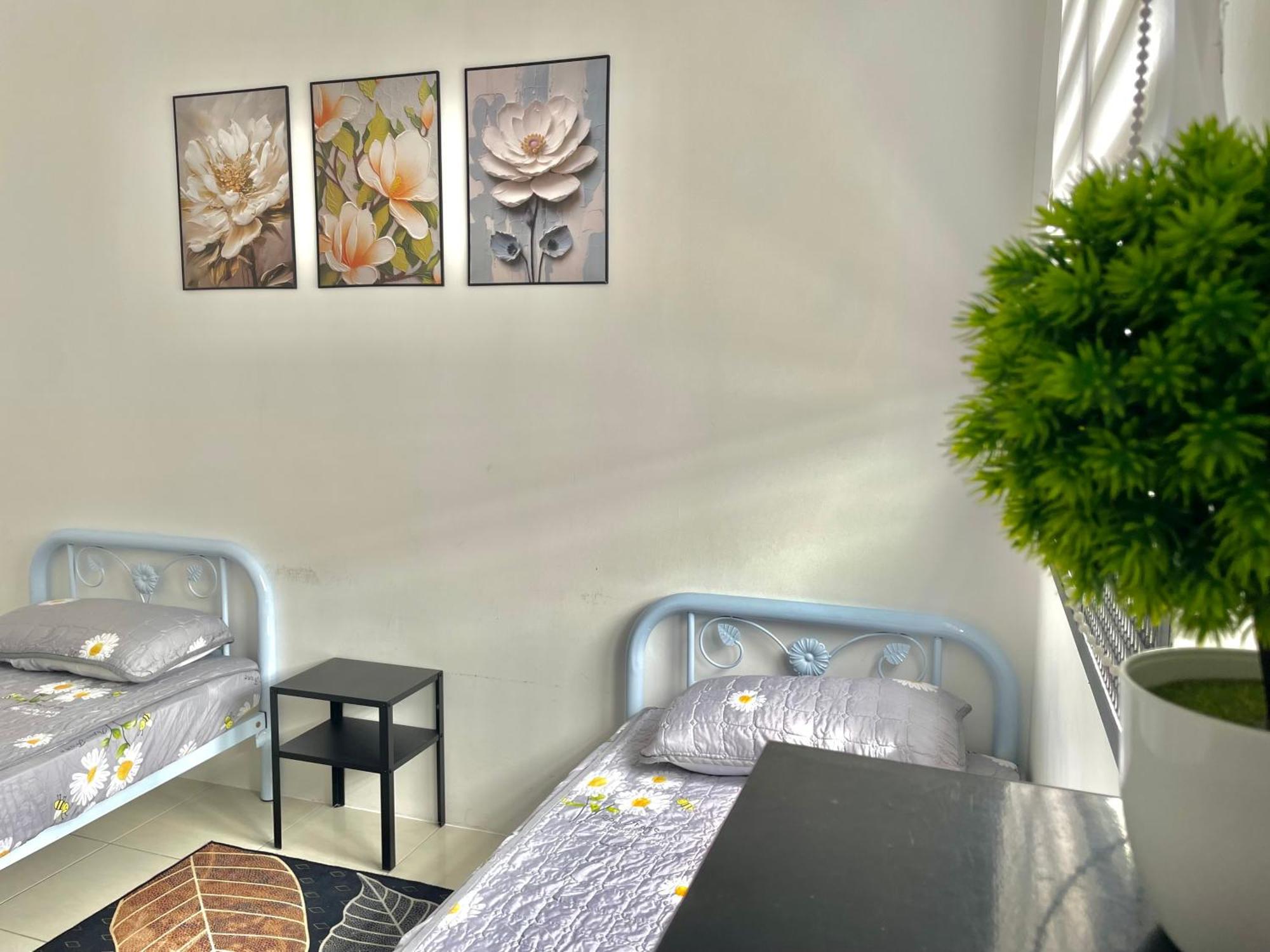 Hanan Homestay Klebang Ipoh With A View Of Mount Korbu, For Musl!M Only!! المظهر الخارجي الصورة